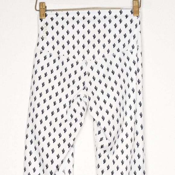 SLINKII Athletic Cactus Print White Leggings Crop - Picture 5 of 6